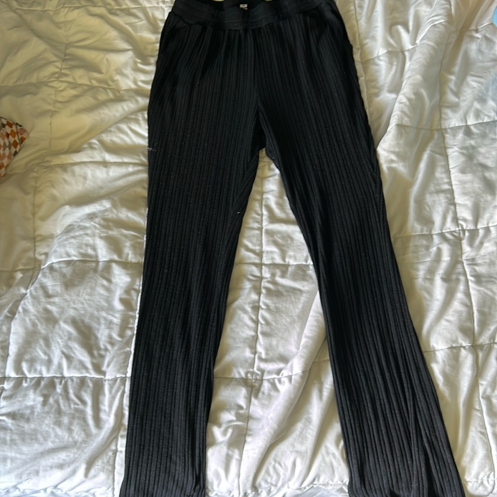 Black yoga pants ,very soft,not new but in good condition